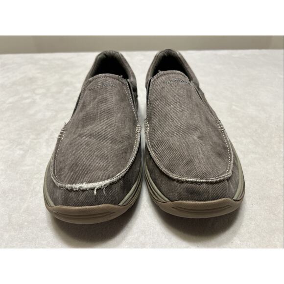 Skechers Men’s Size 10.5 Avillo Relaxed Fit Memory Foam Slip On Loafers 64109 - Picture 2 of 9
